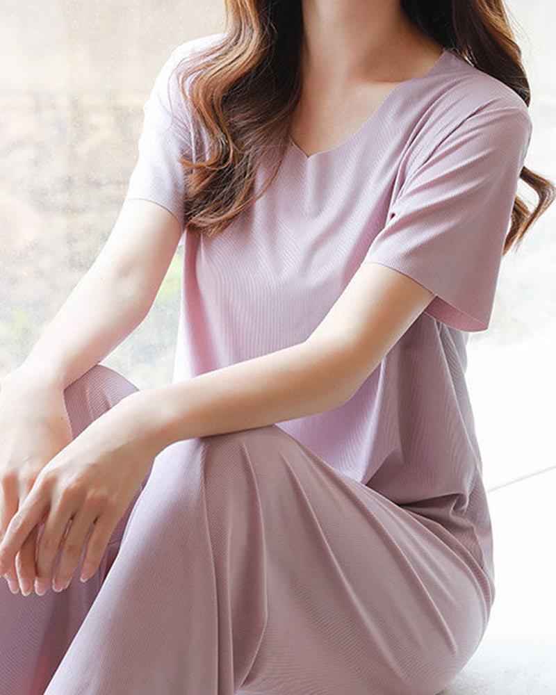 Ice silk pyjamas in two pieces