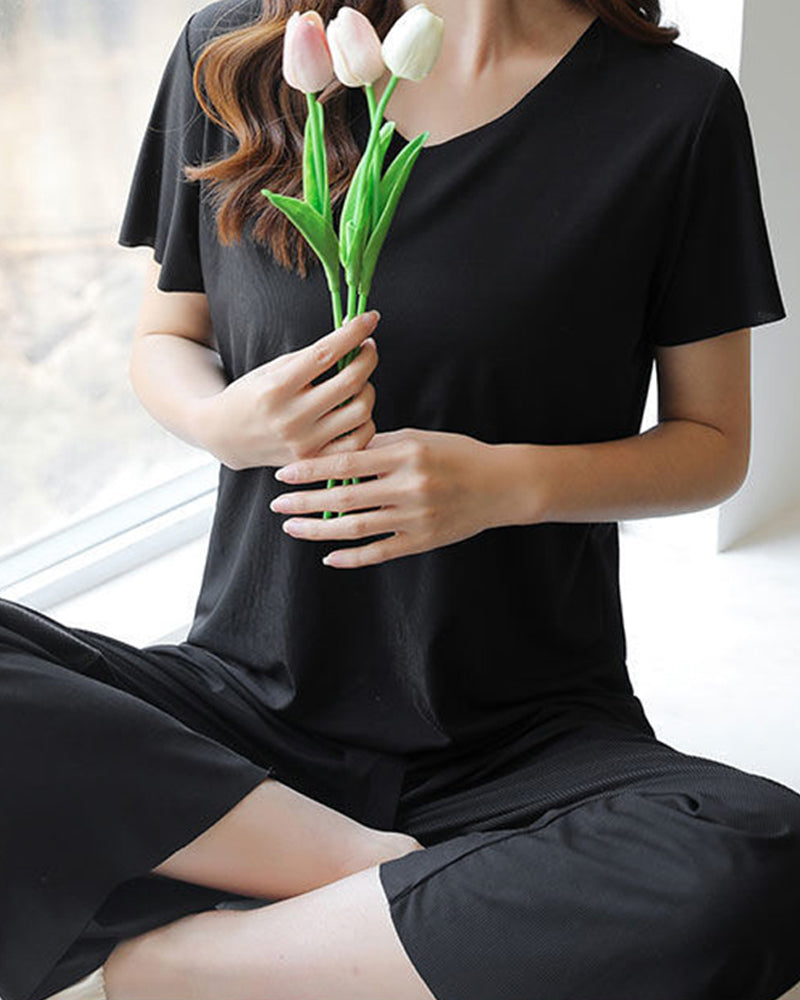 Ice silk pyjamas in two pieces