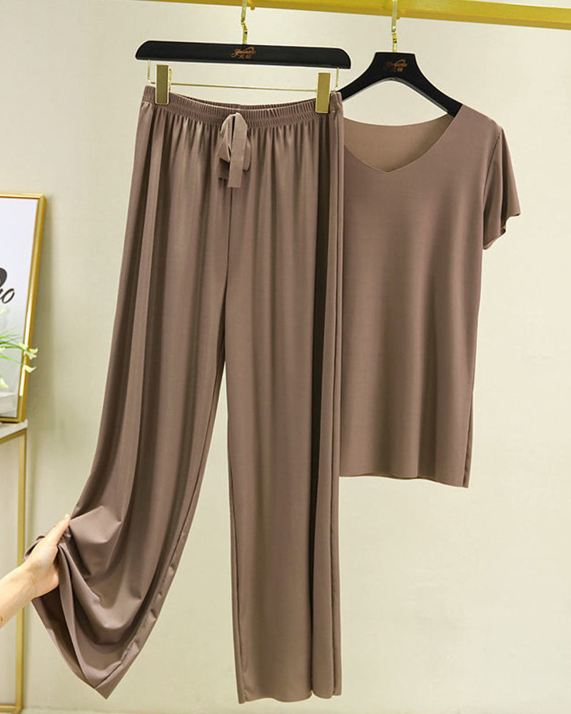 Ice silk pyjamas in two pieces