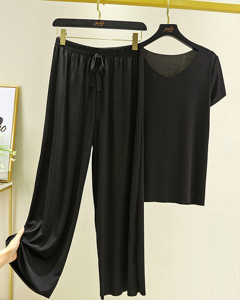 Ice silk pyjamas in two pieces