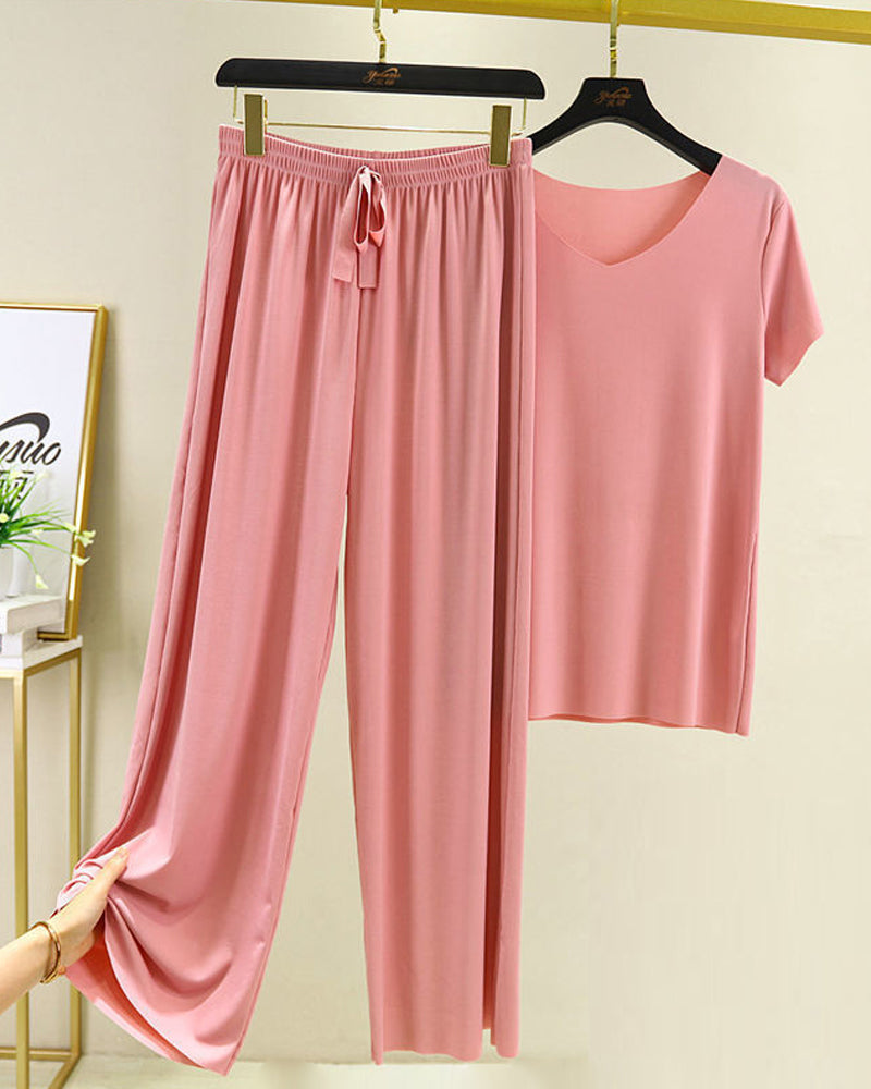 Ice silk pyjamas in two pieces