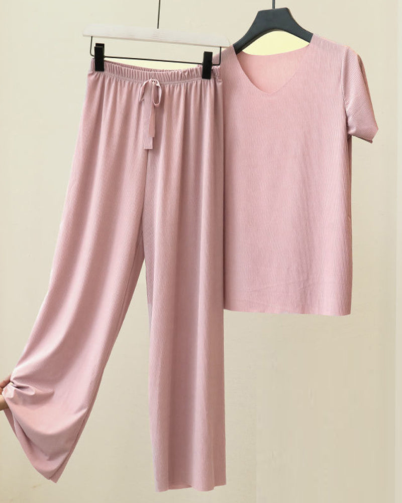 Ice silk pyjamas in two pieces