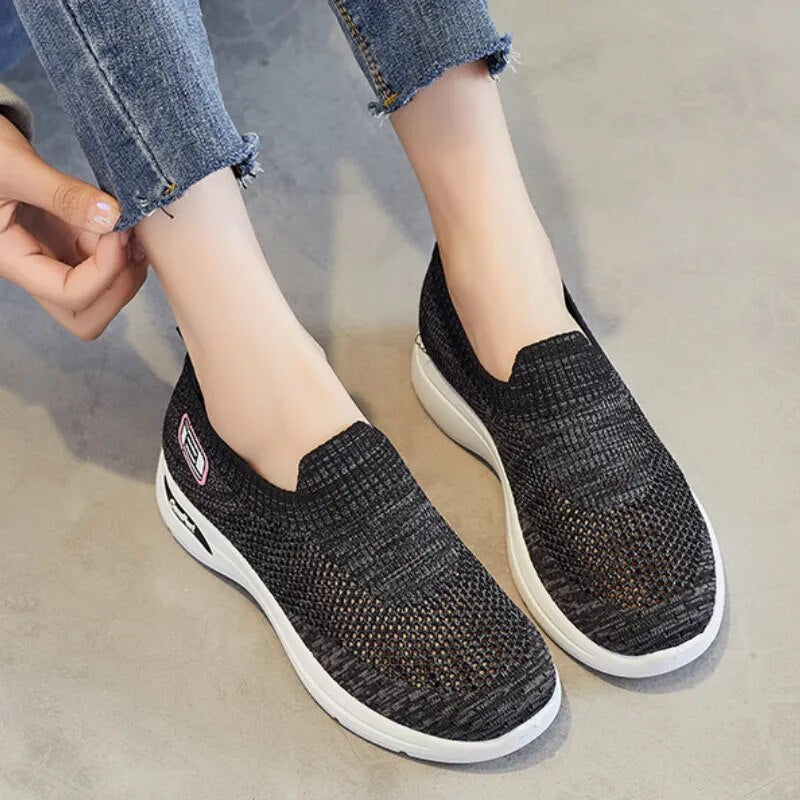 Elara - New breathable casual sports shoes