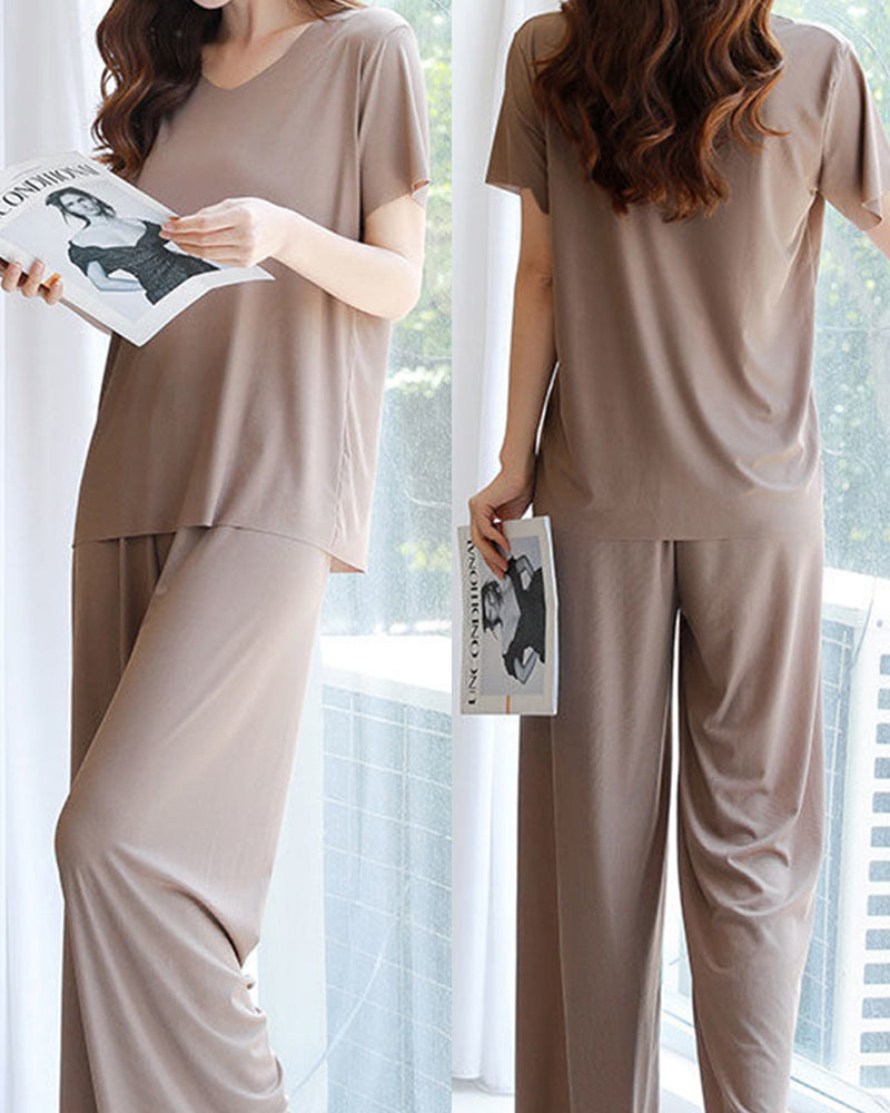Ice silk pyjamas in two pieces