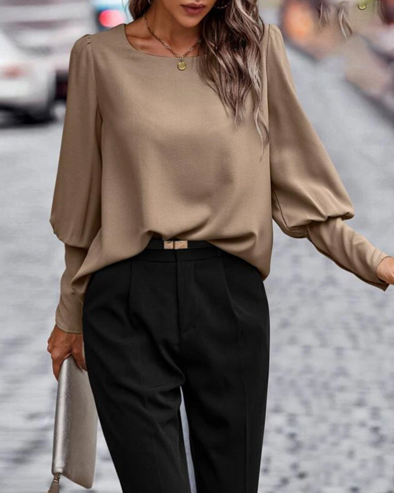 Plain blouse with lantern sleeve