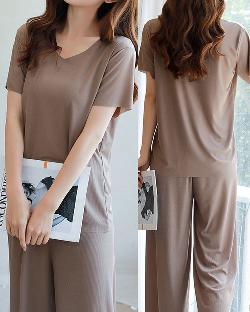 Ice silk pyjamas in two pieces
