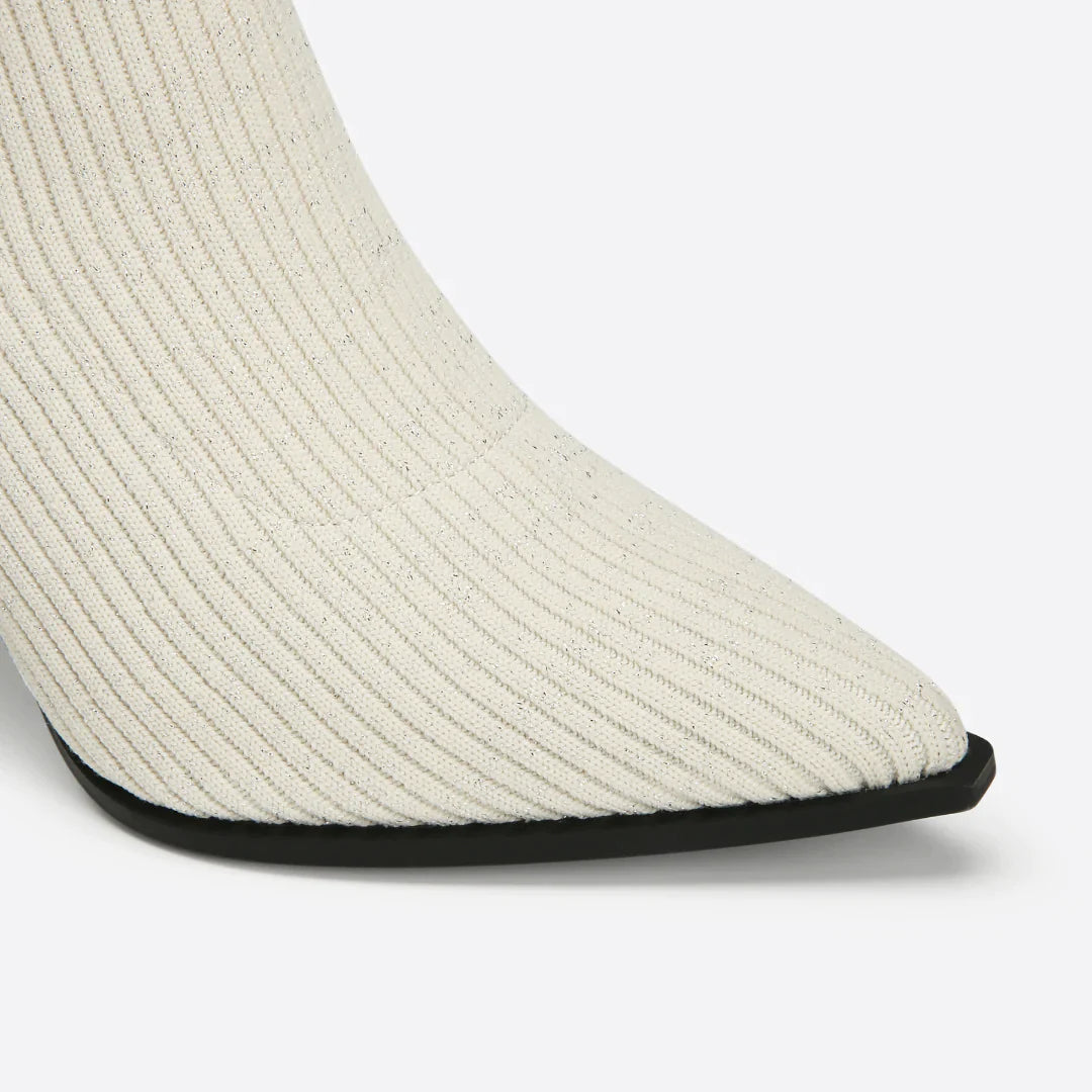 Gemma Knitted boots with a stylish heel for women