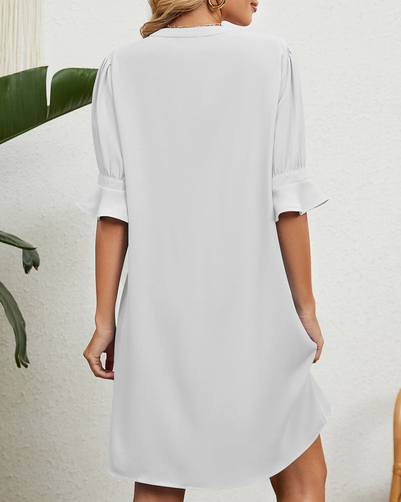 One-color half-sleeve dress with v-neckline
