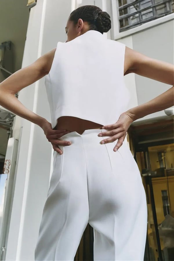 Pleated trousers with a high waistband - for a perfect figure