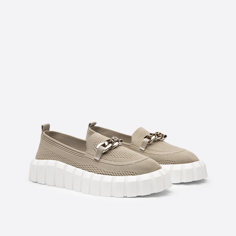 MOUSSE FIT - Comfortable designer loafers with handcrafted chain details