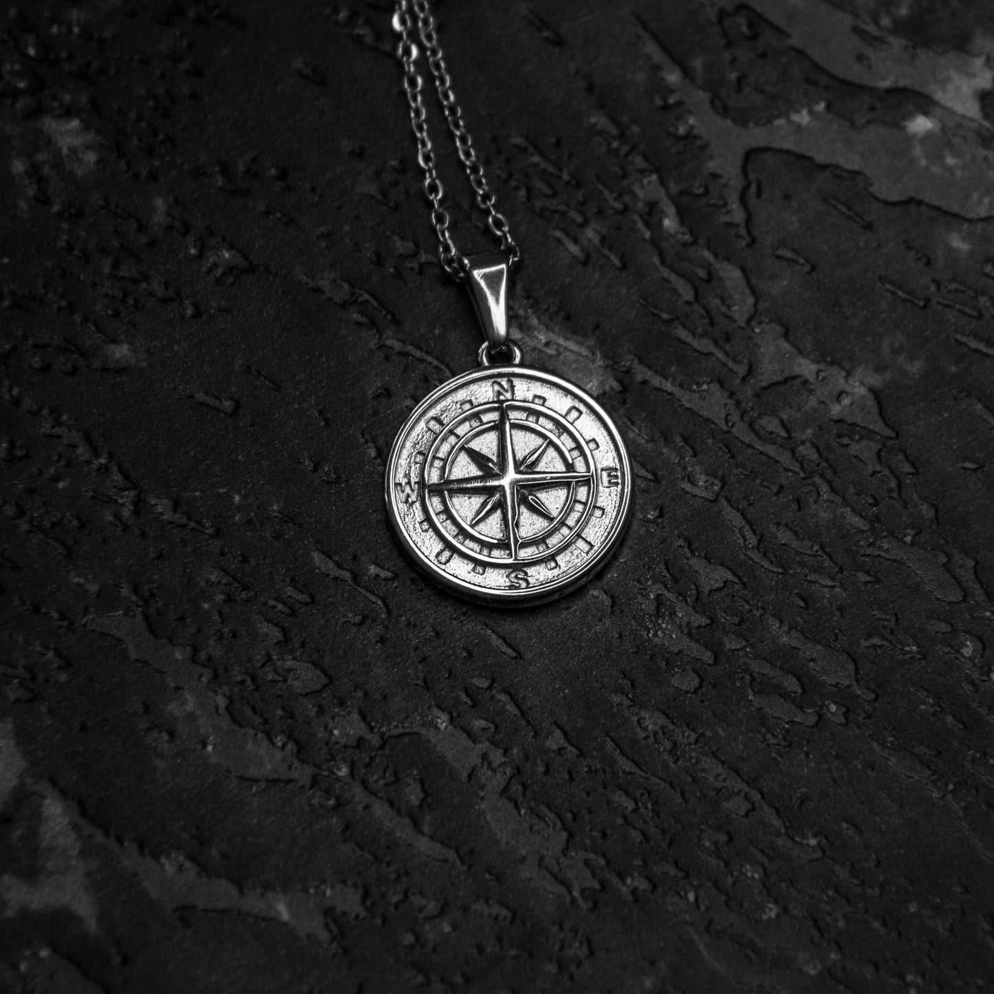 Colier cu pandantiv din argint pentru bărbați