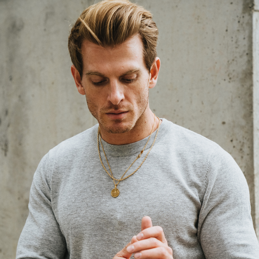 Colier cu pandantiv din aur pentru bărbați