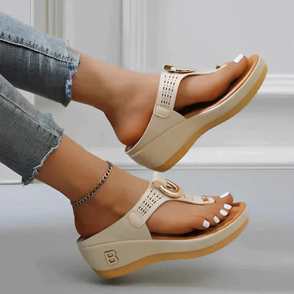 BRIGIT | Forebyg en skæv ryg med den nyeste generation af sandaler
