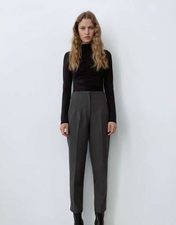 Pleated trousers with a high waistband - for a perfect figure