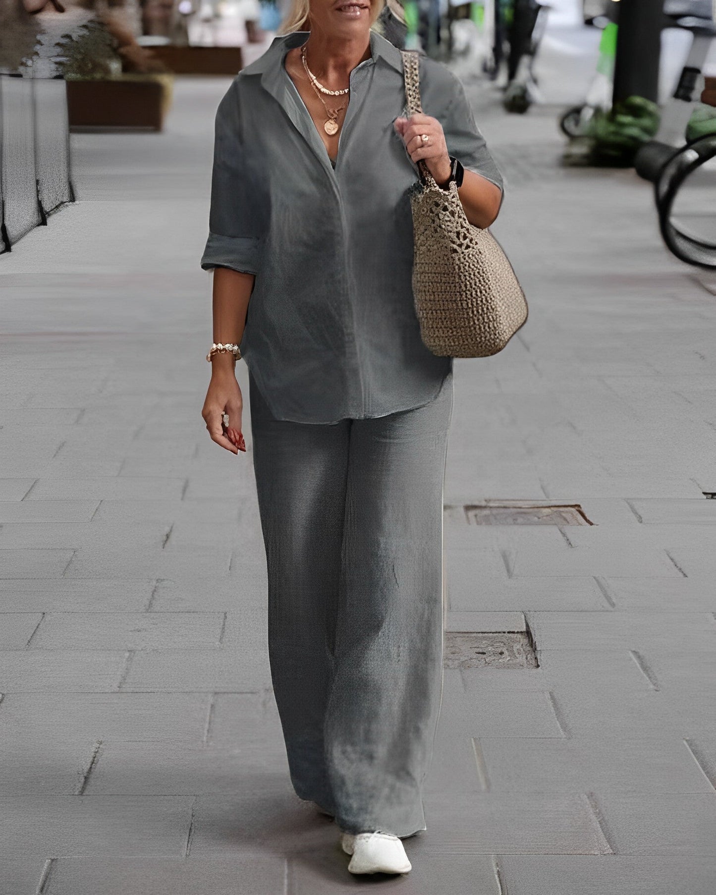 Long-sleeved two-piece leisure suit
